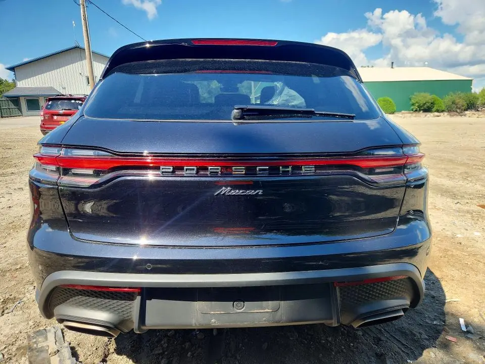 2026 PORSCHE MACAN BASE  