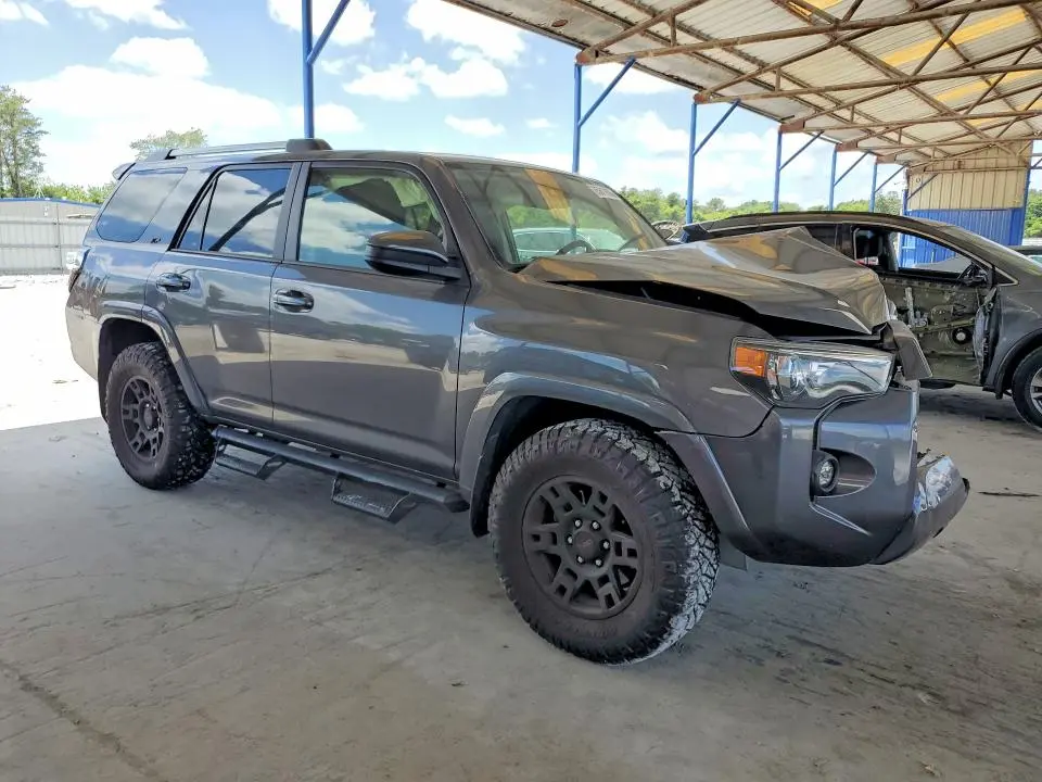 2023 TOYOTA 4RUNNER SR5  