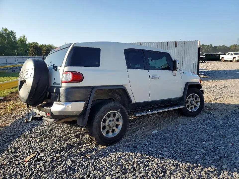 2013 TOYOTA FJ CRUISER BASE  