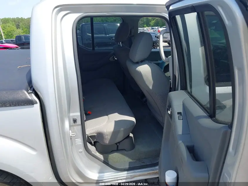 2017 NISSAN FRONTIER SV