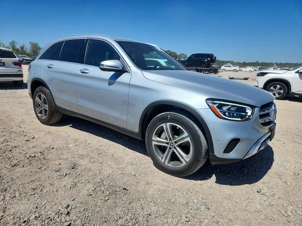2022 MERCEDES-BENZ GLC 300  