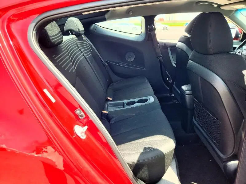 2017 HYUNDAI VELOSTER BASE  
