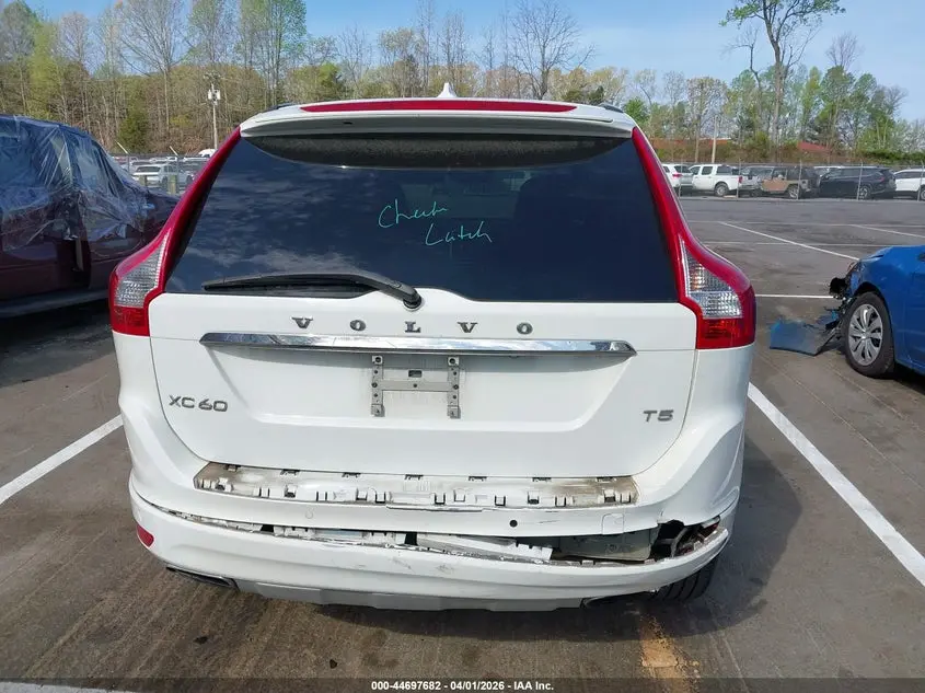 2016 VOLVO XC60 T5 DRIVE-E PLATINUM
