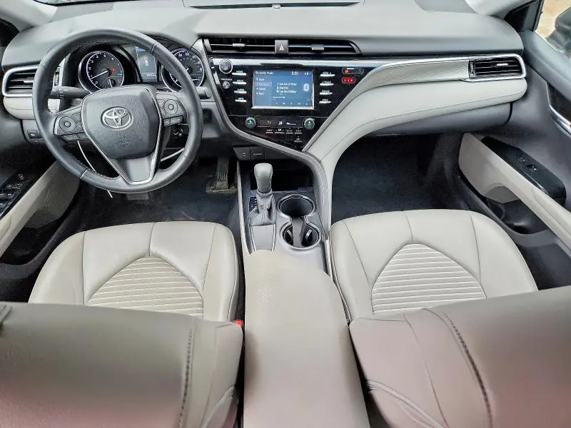 2018 TOYOTA CAMRY SE  