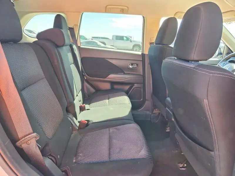 2018 MITSUBISHI OUTLANDER ES  