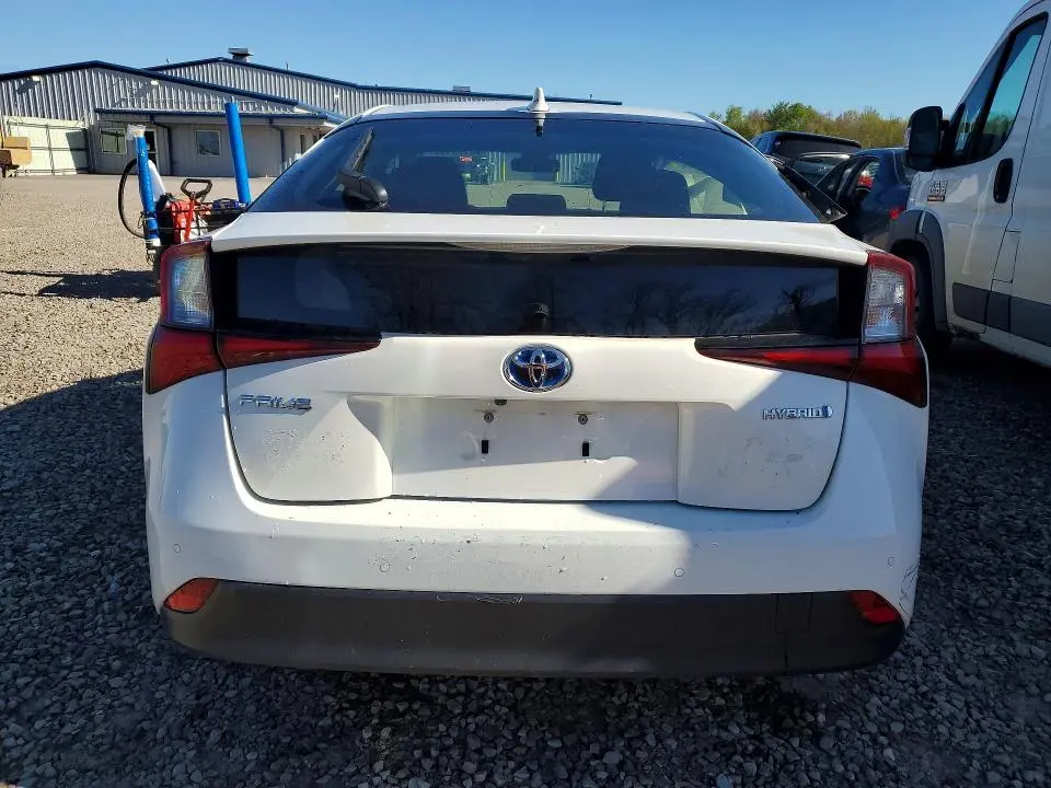 2022 TOYOTA PRIUS LE  