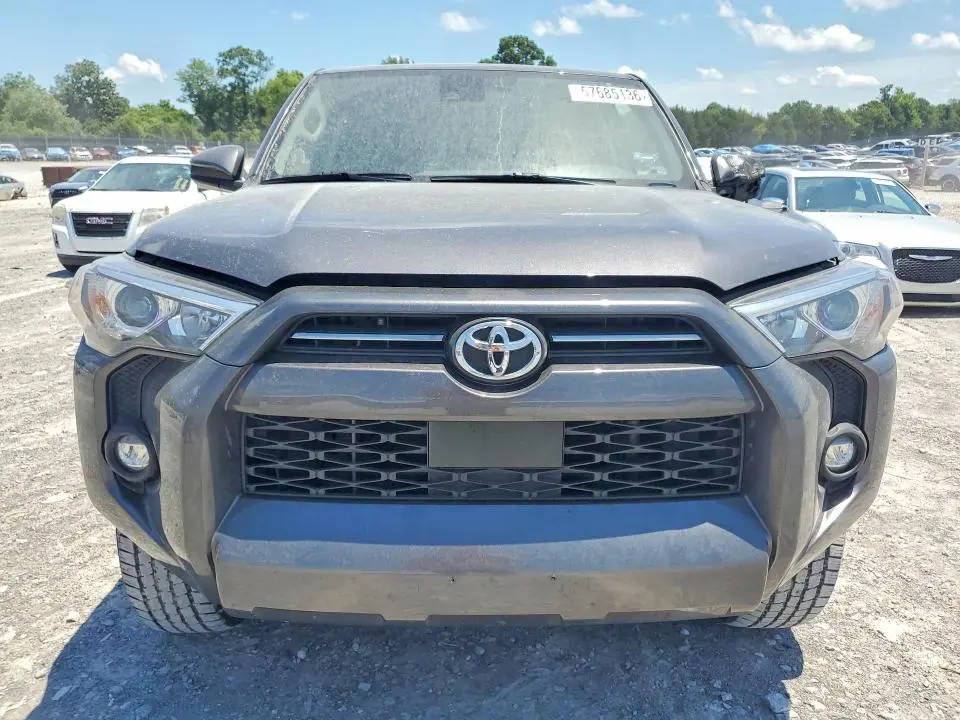 2022 TOYOTA 4RUNNER SR5  