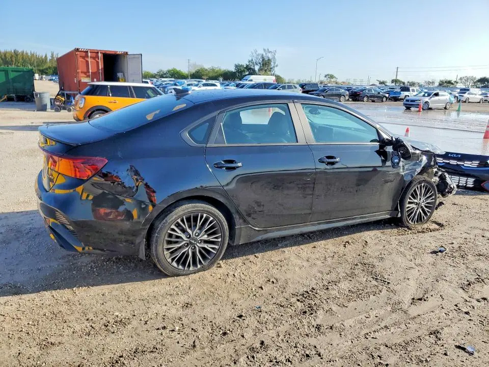2023 KIA FORTE GT-LINE  