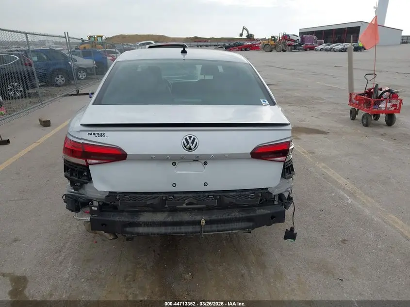 2020 VOLKSWAGEN PASSAT 2.0T R-LINE