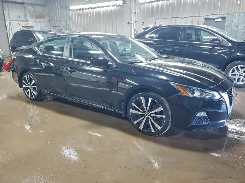 2022 NISSAN ALTIMA SR  