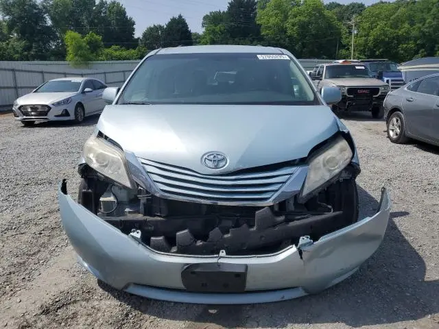 2015 TOYOTA SIENNA LE  