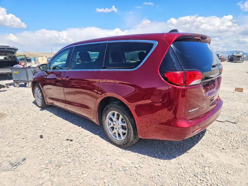2023 CHRYSLER VOYAGER LX  