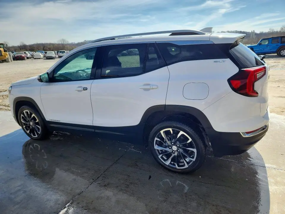 2022 GMC TERRAIN SLT  