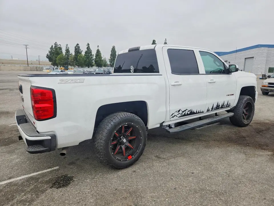 2017 CHEVROLET SILVERADO LT  