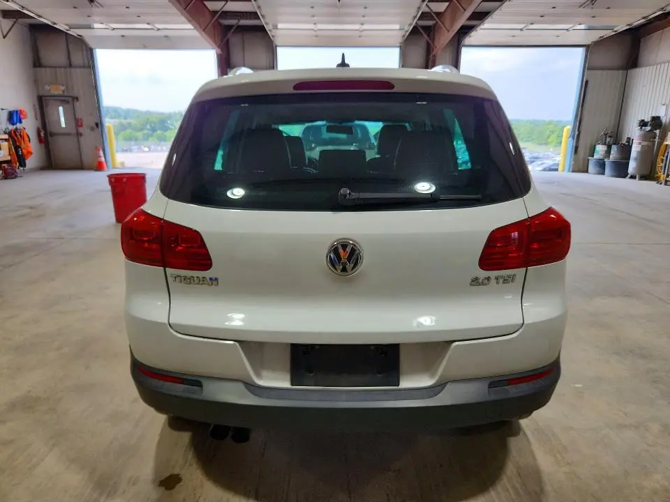 2014 VOLKSWAGEN TIGUAN S  