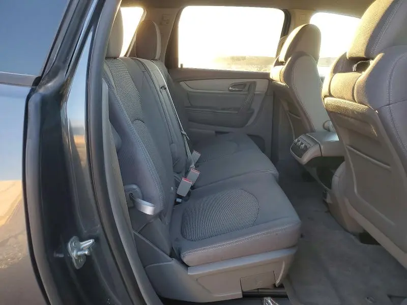 2014 CHEVROLET TRAVERSE LS  