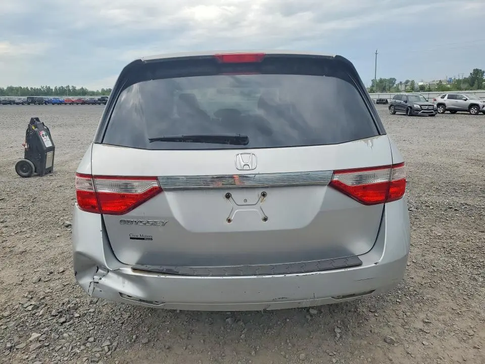 2011 HONDA ODYSSEY LX  