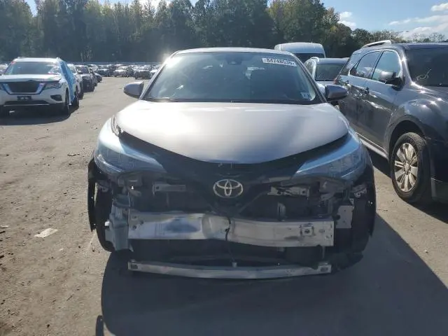 2020 TOYOTA C-HR XLE  