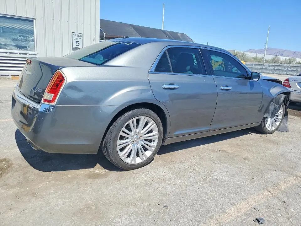 2011 CHRYSLER 300 LIMITED  