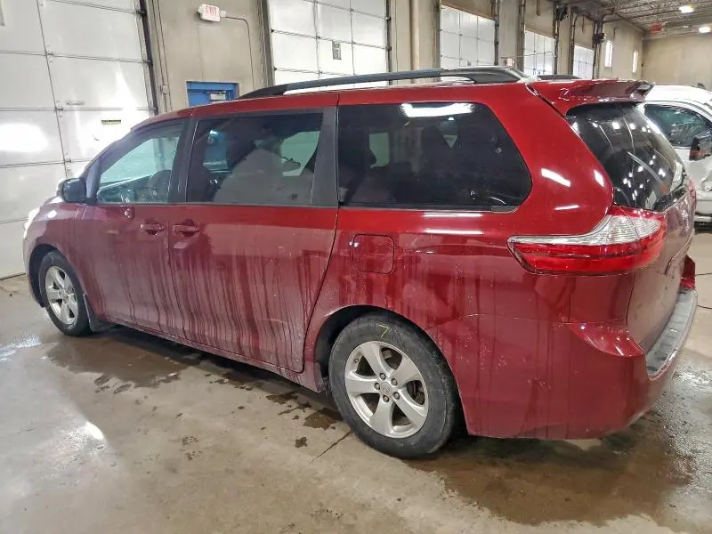 2015 TOYOTA SIENNA LE  