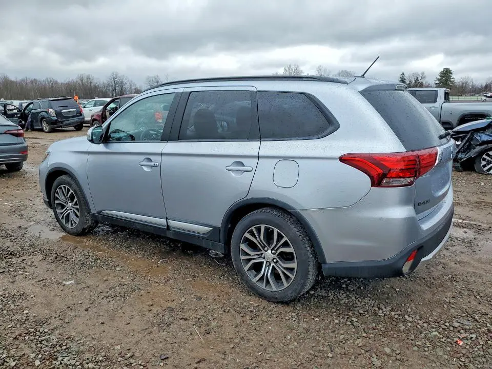 2016 MITSUBISHI OUTLANDER SE  