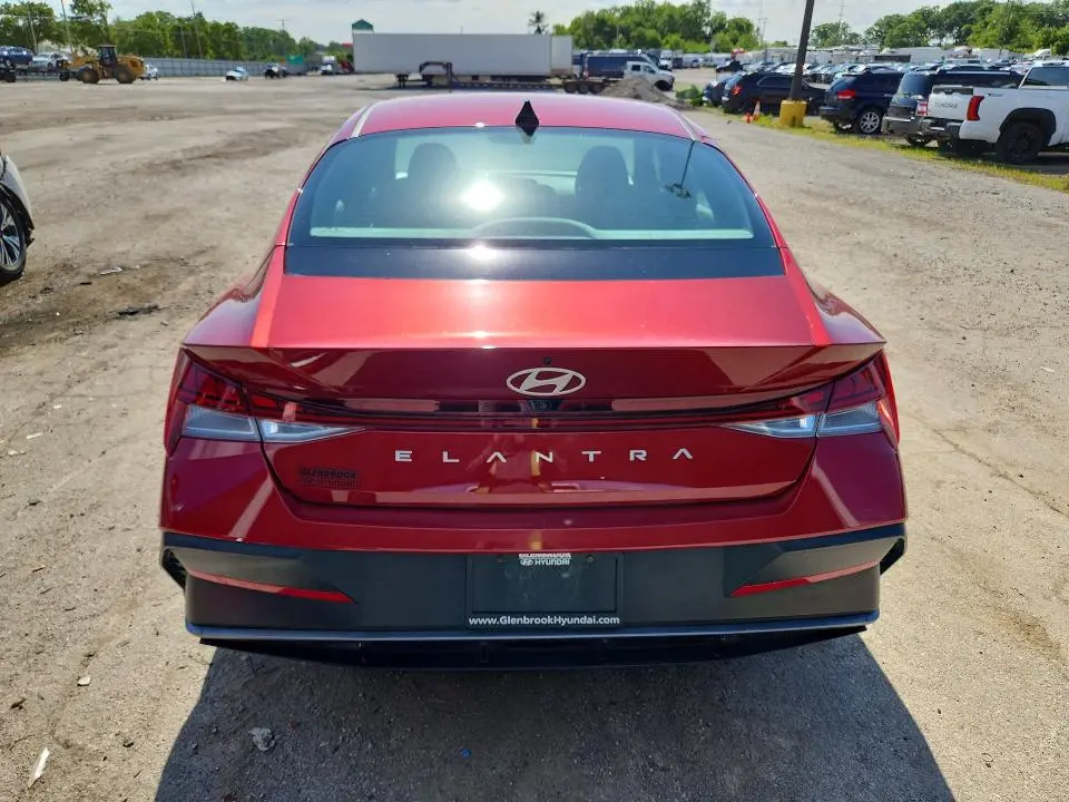 2025 HYUNDAI ELANTRA SEL  
