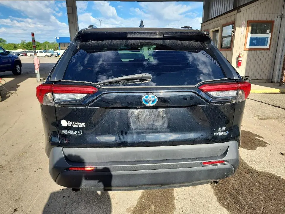 2019 TOYOTA RAV4 LE  