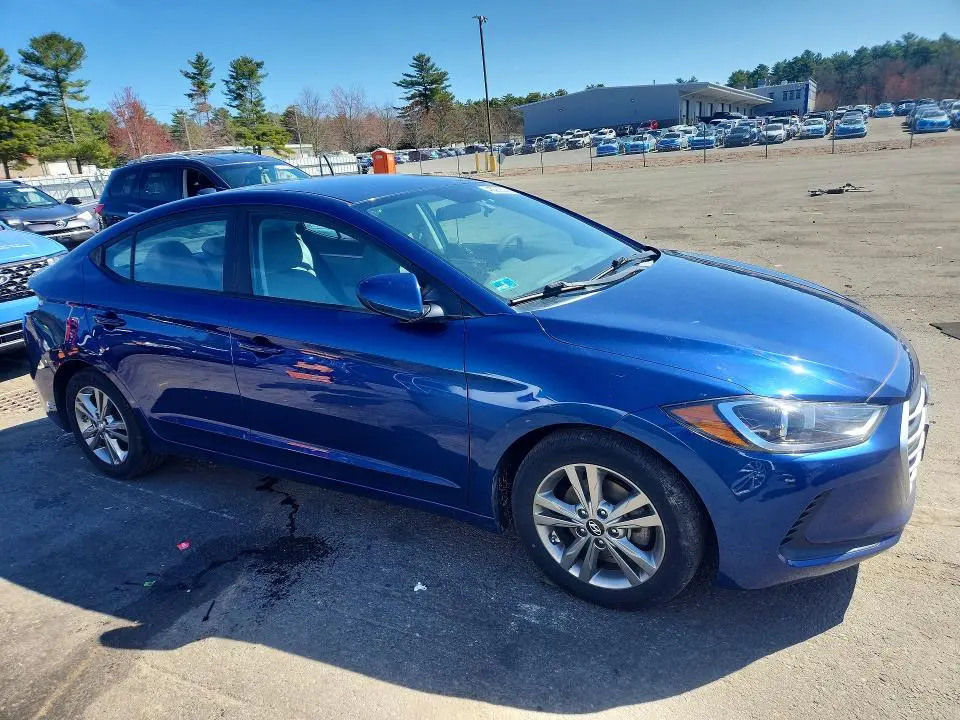 2017 HYUNDAI ELANTRA SE  