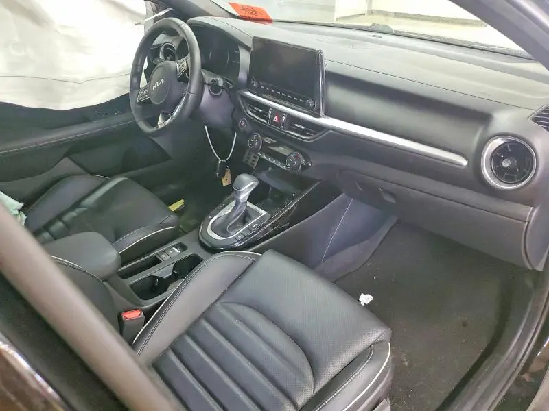 2022 KIA FORTE GT LINE  