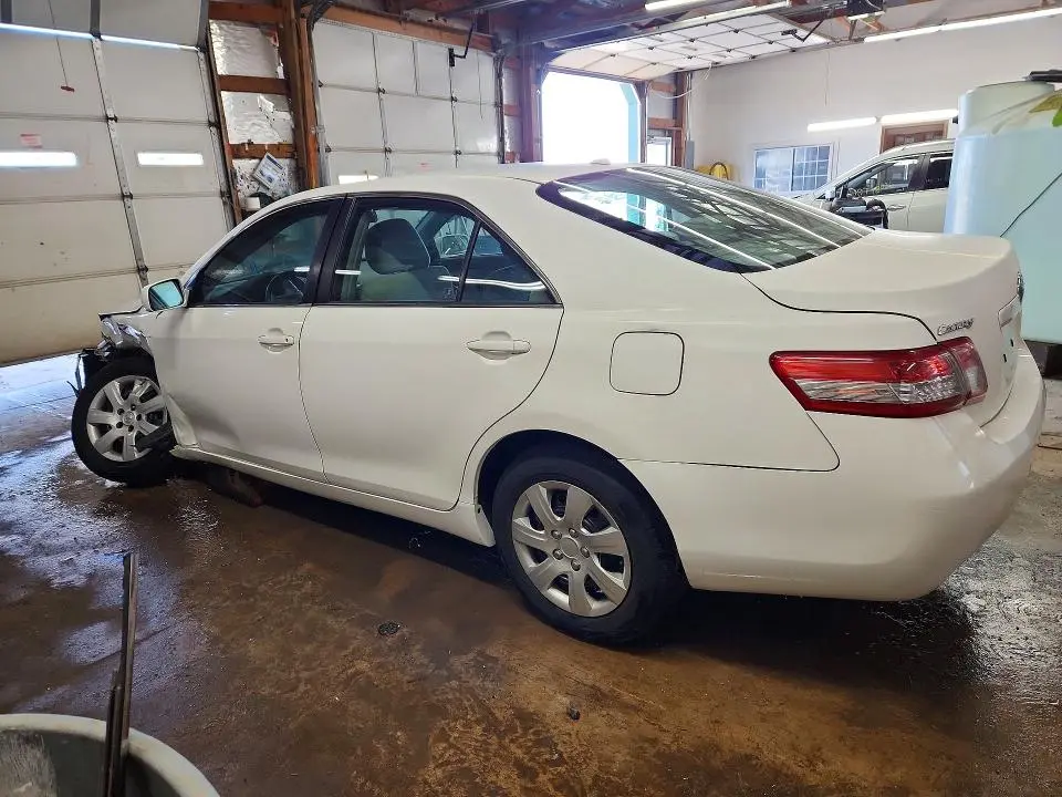 2011 TOYOTA CAMRY LE  