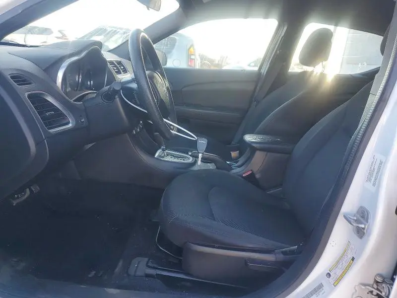 2013 DODGE AVENGER SE  