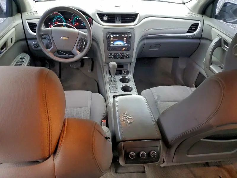 2013 CHEVROLET TRAVERSE LS  
