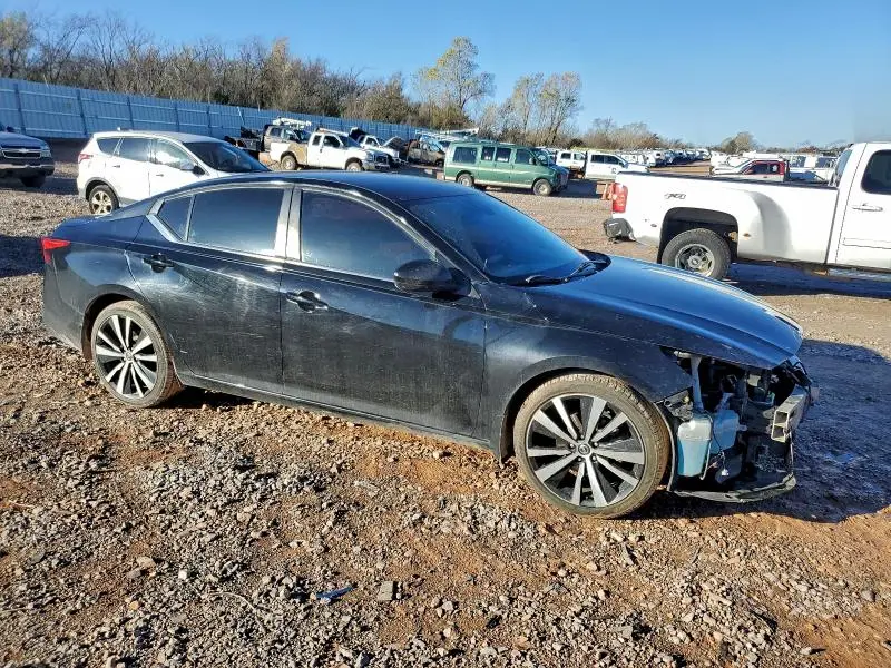 2020 NISSAN ALTIMA SR  