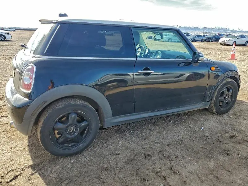 2011 MINI COOPER   