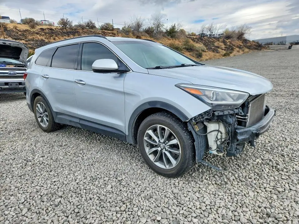 2017 HYUNDAI SANTA FE SE  