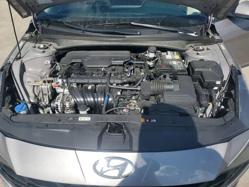 2021 HYUNDAI ELANTRA SE  