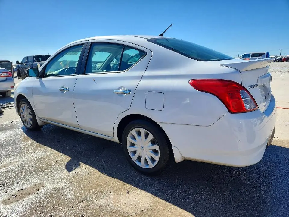 2015 NISSAN VERSA S  