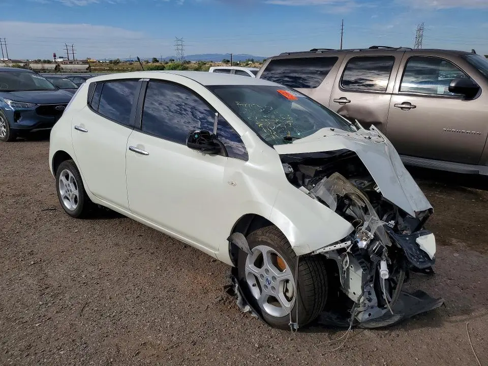2011 NISSAN LEAF SV  