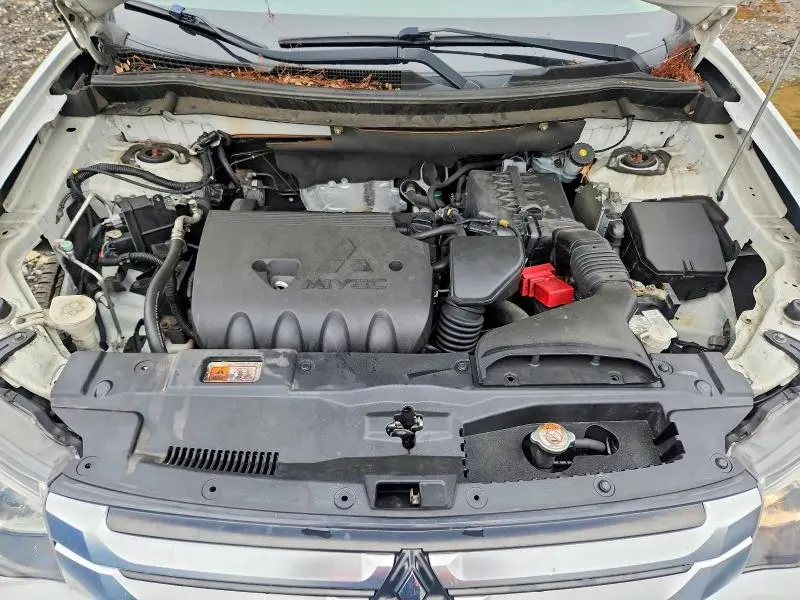 2015 MITSUBISHI OUTLANDER SE  