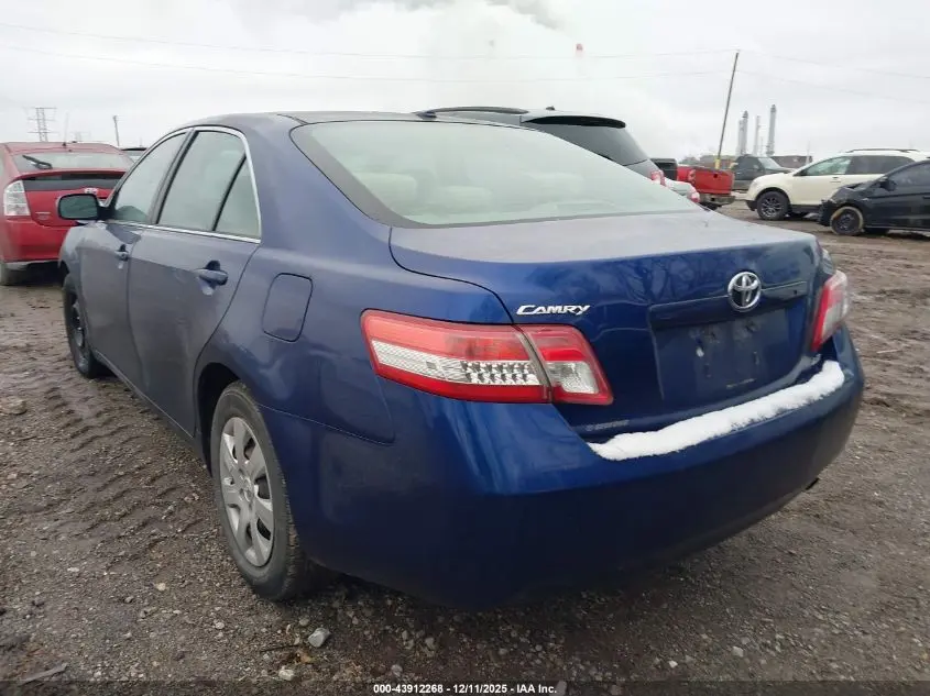 2011 TOYOTA CAMRY LE