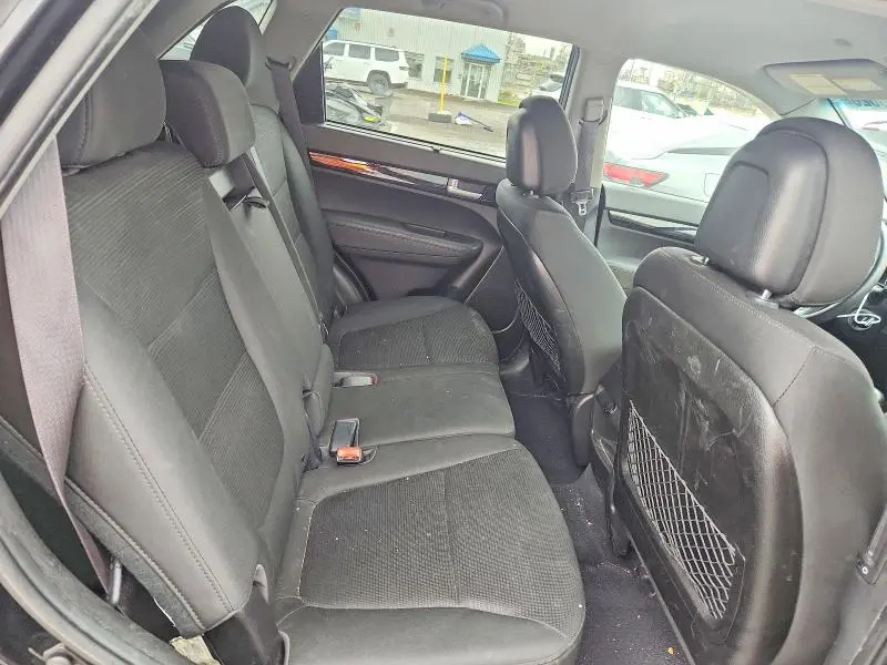 2015 KIA SORENTO LX  