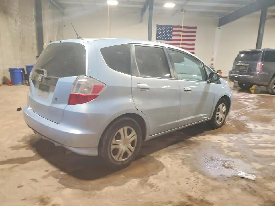 2010 HONDA FIT   