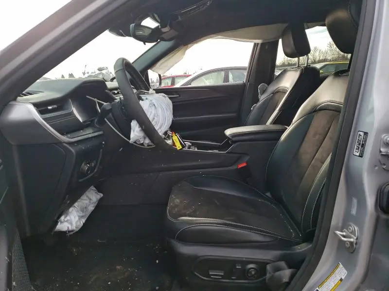 2024 JEEP GRAND CHEROKEE LAREDO  