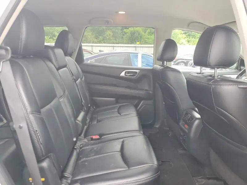 2019 NISSAN PATHFINDER SL  