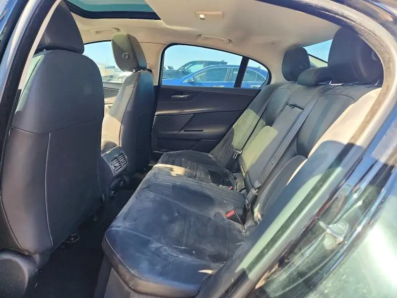 2018 JAGUAR XE   