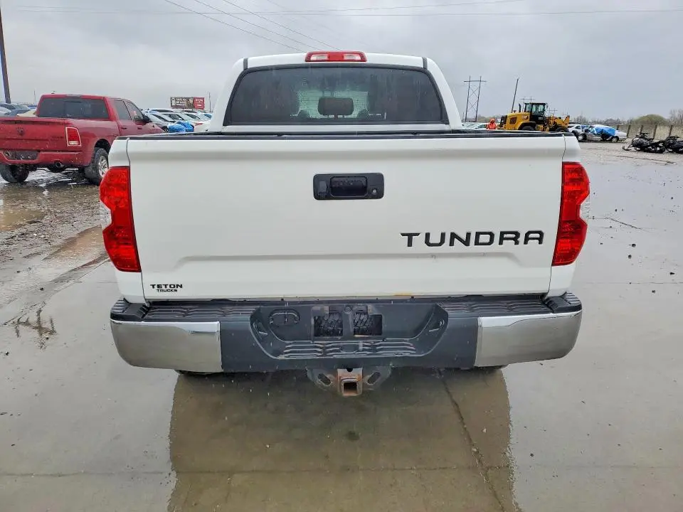 2016 TOYOTA TUNDRA SR5  