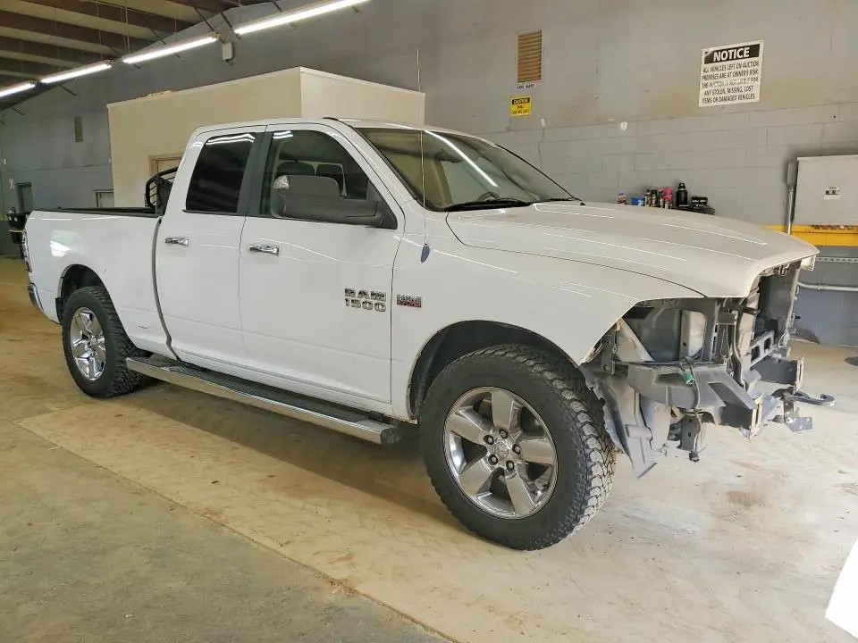 2013 RAM 1500 SLT  