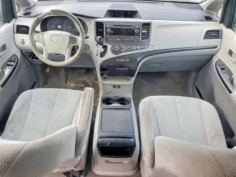 2013 TOYOTA SIENNA LE  
