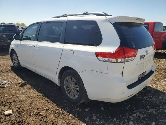 2012 TOYOTA SIENNA XLE  