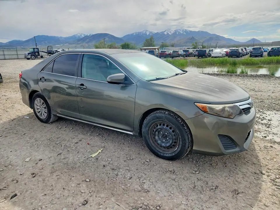 2014 TOYOTA CAMRY LE  